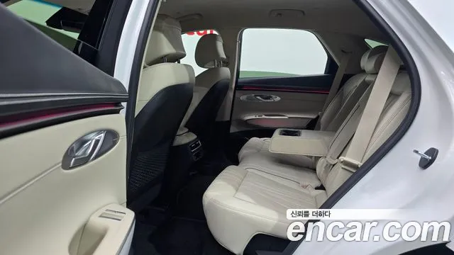 Genesis GV70 — Фото автомобиля 17