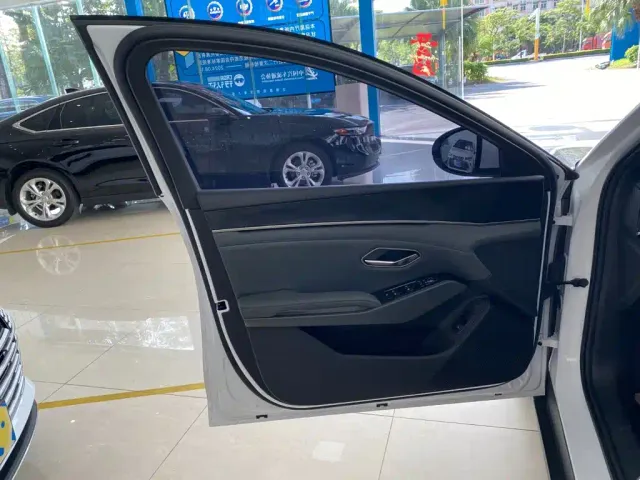 BYD Qin L — Фото автомобиля 4