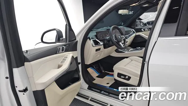 BMW X7 — Фото автомобиля 10