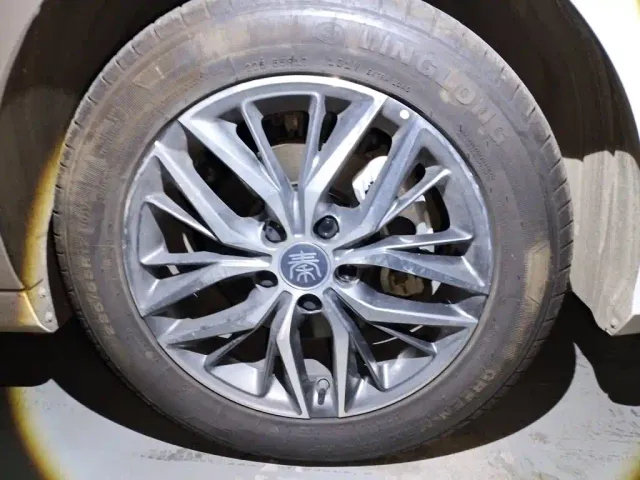 BYD Qin PLUS — Фото автомобиля 25