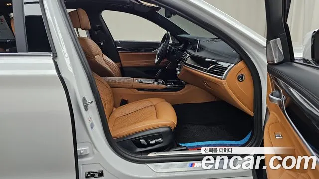 BMW 7-Series — Фото автомобиля 24