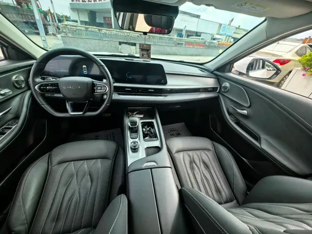 Chery Arrizo 8 — Фото автомобиля 4