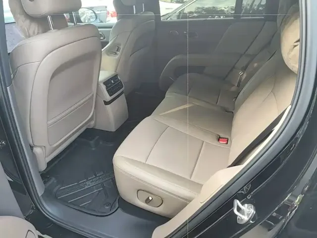 Li Auto Li Auto i6 2025 2WD Base Model — Фото автомобиля 16
