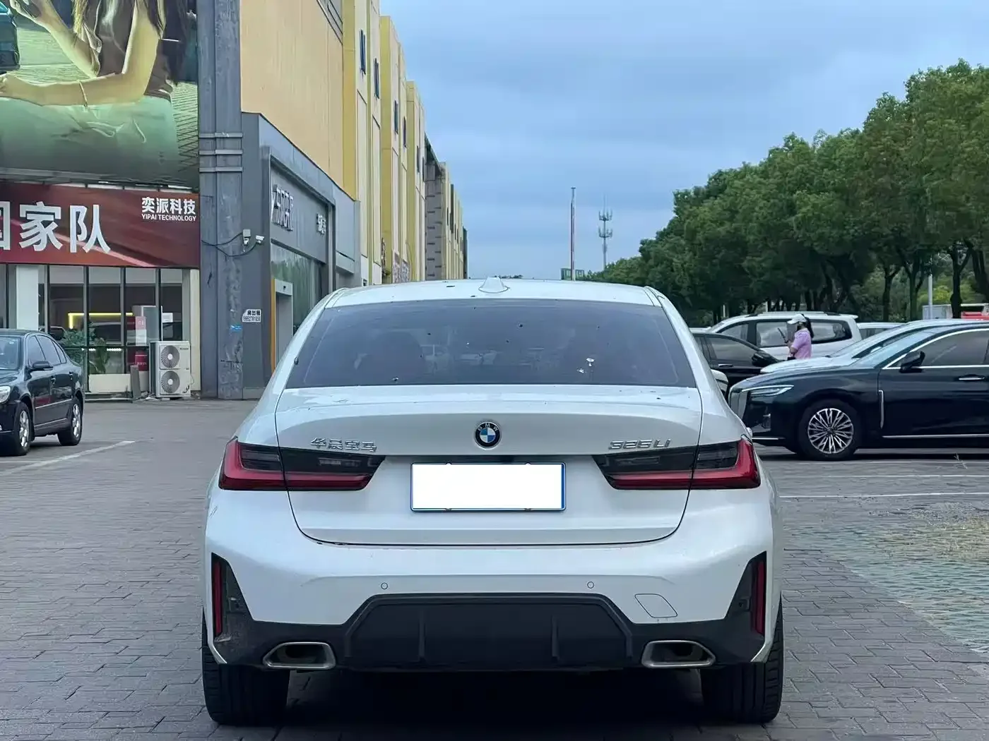 BMW BMW 3 Series 2023 325Li M Sport Package — Фото автомобиля 3