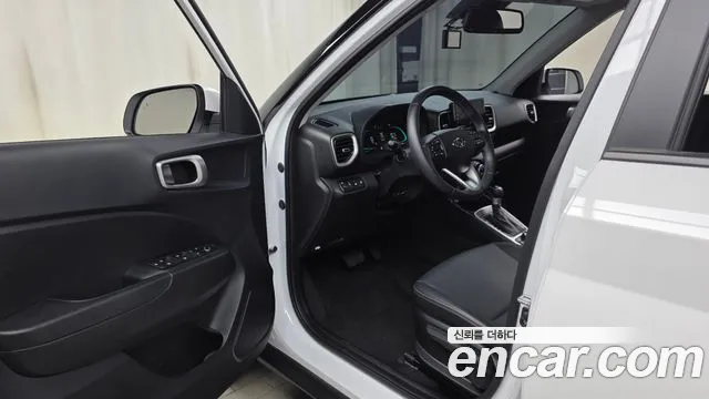 Hyundai Venue — Фото автомобиля 15