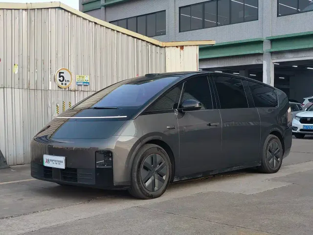 Фотография автомобиля — Li Auto MEGA