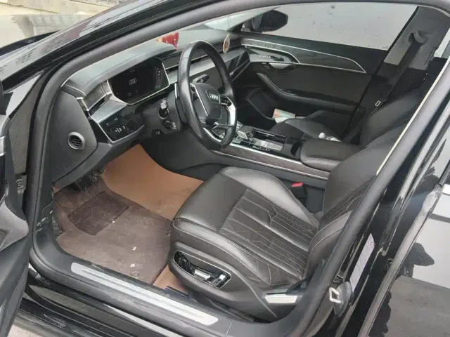 Audi A8 — Фото автомобиля 9