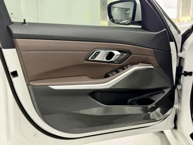 BMW 3 Series — Фото автомобиля 9