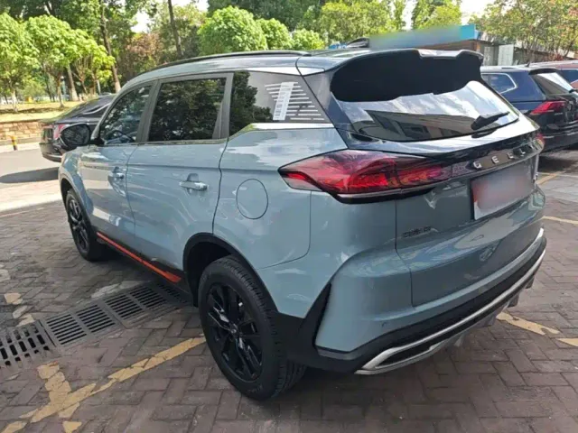 Geely Boyue — Фото автомобиля 4