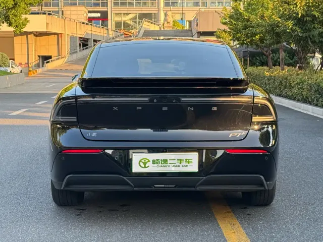 Xpeng P7+ — Фото автомобиля 4