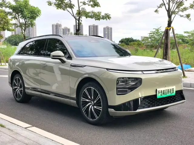 Xpeng G9 — Фото автомобиля 3