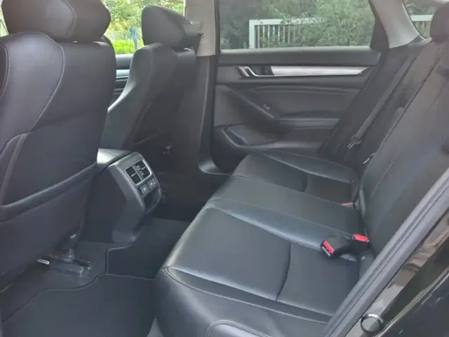 Honda Accord — Фото автомобиля 7