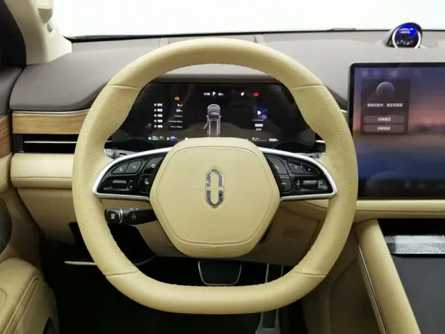 Aito M7 — Фото автомобиля 11