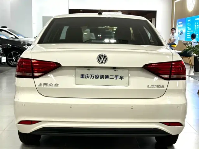 Volkswagen Lavida — Фото автомобиля 17
