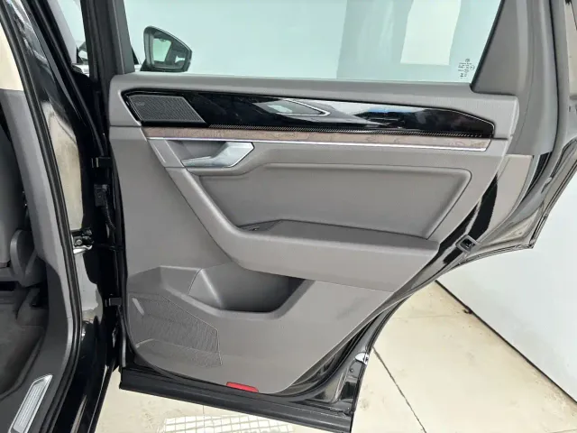 Volkswagen Touareg — Фото автомобиля 22