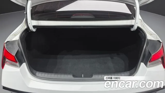 Hyundai AVANTE Новый Avante (CN7) — Фото автомобиля 20