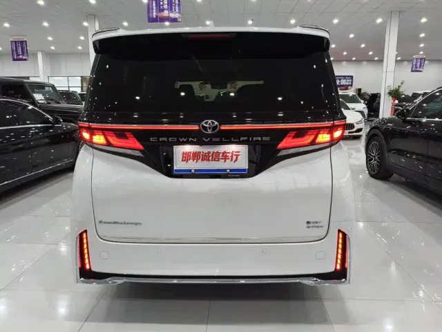 Toyota Vellfire — Фото автомобиля 5