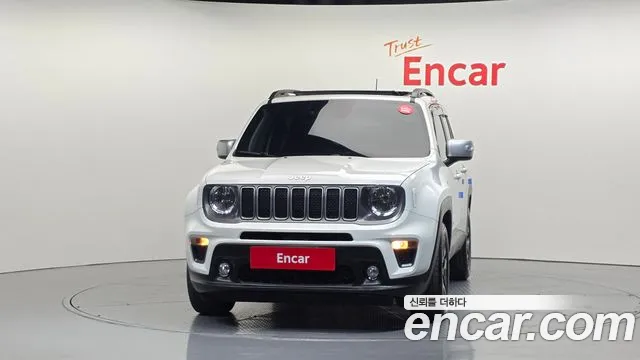 Jeep Renegade — Фото автомобиля 3