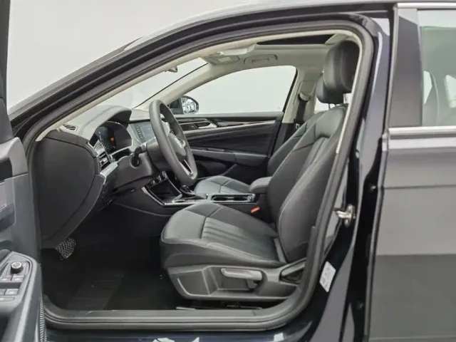 Volkswagen Passat — Фото автомобиля 10
