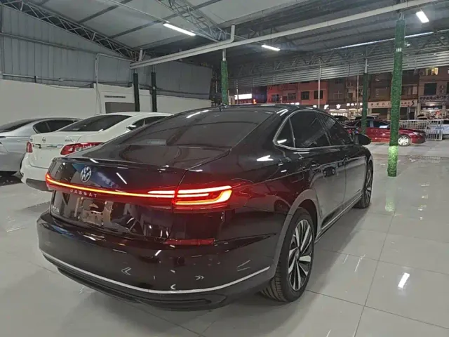 Volkswagen Passat — Фото автомобиля 6