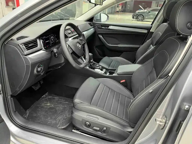 Skoda Superb — Фото автомобиля 16