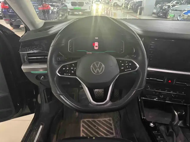 Volkswagen Passat — Фото автомобиля 3