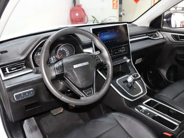 Haval M6 — Фото автомобиля 10