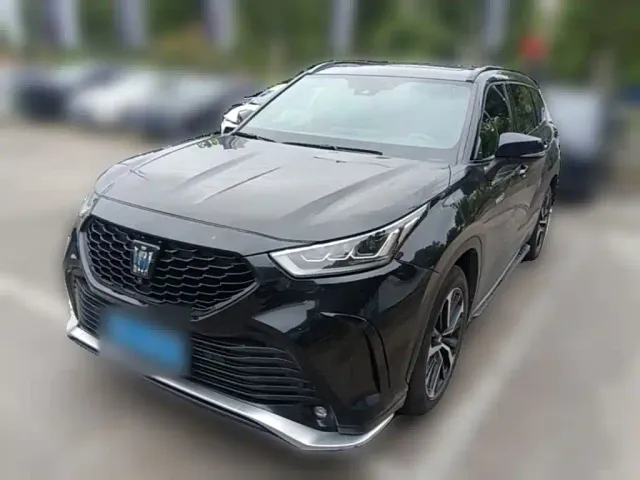 Фотография автомобиля — Toyota Crown Kluger