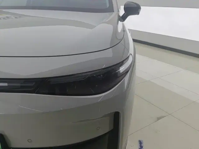 Leapmotor C10 — Фото автомобиля 5