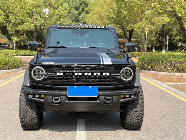 Ford Bronco — Фото автомобиля 2