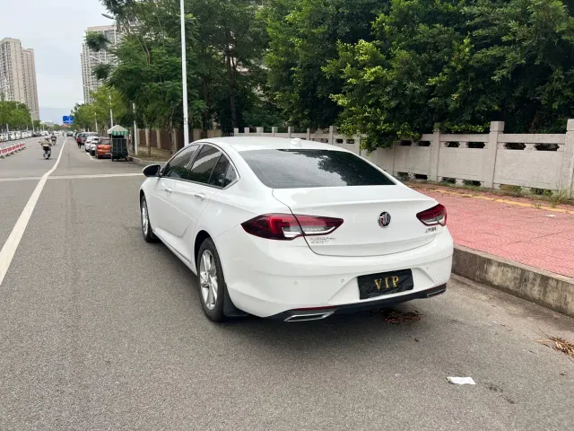 Buick Regal — Фото автомобиля 9