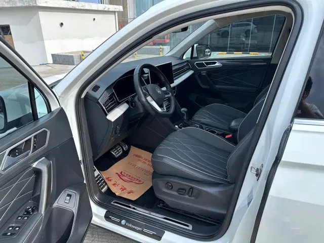 Volkswagen Tiguan L — Фото автомобиля 4