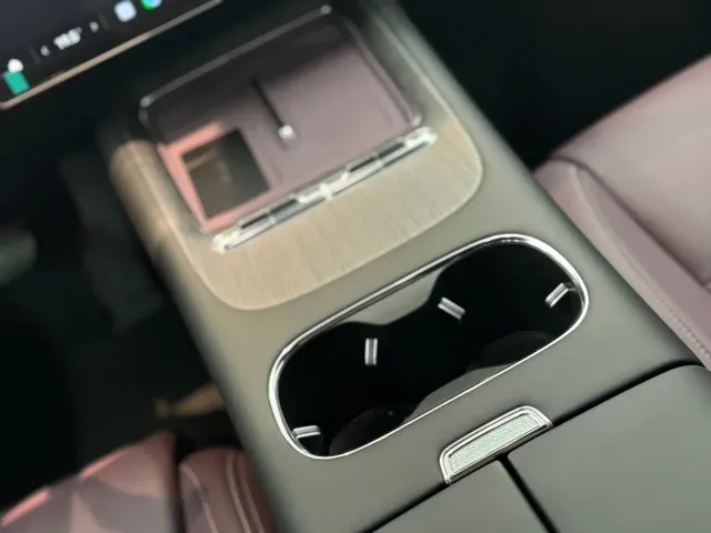 Xiaomi SU7 — Фото автомобиля 14