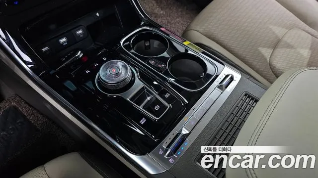 Kia Canival Carnival 4 поколение Бензин 7 мест Hi-Limousine — Фото автомобиля 9