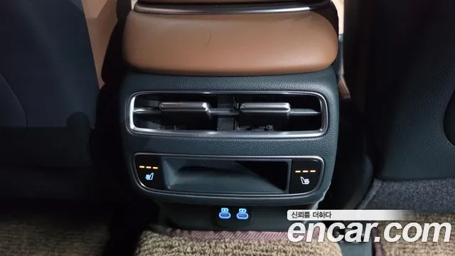 Genesis GV70 — Фото автомобиля 23