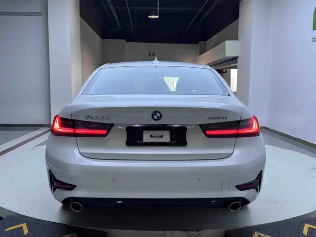 BMW 3 Series — Фото автомобиля 5