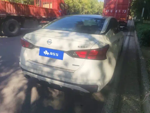 Nissan Teana — Фото автомобиля 3