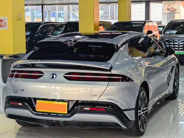 Denza Z9GT — Фото автомобиля 15