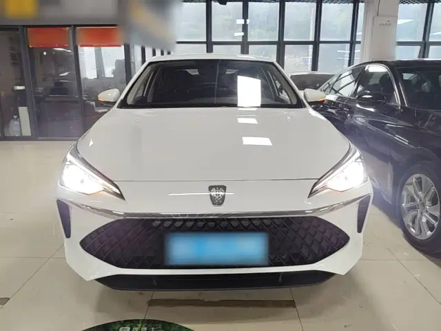 Roewe i5 — Фото автомобиля 2