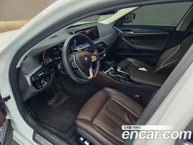 BMW 5 Series G30 — Фото автомобиля 10