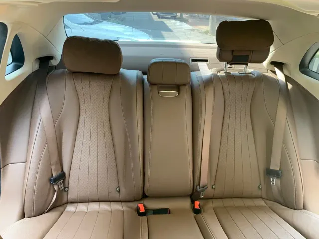 Mercedes-Benz E-Class — Фото автомобиля 25