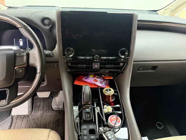 Toyota Alphard — Фото автомобиля 10