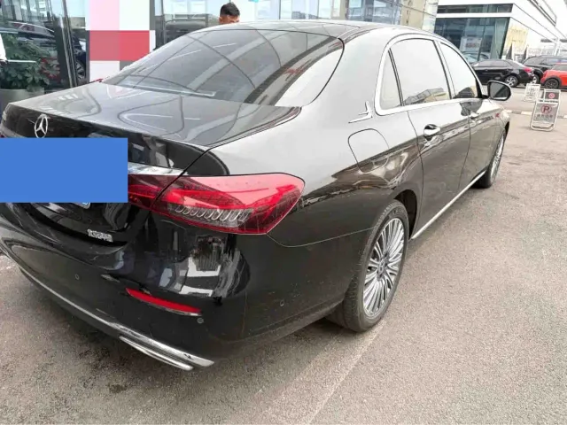 Mercedes-Benz E-Class — Фото автомобиля 3