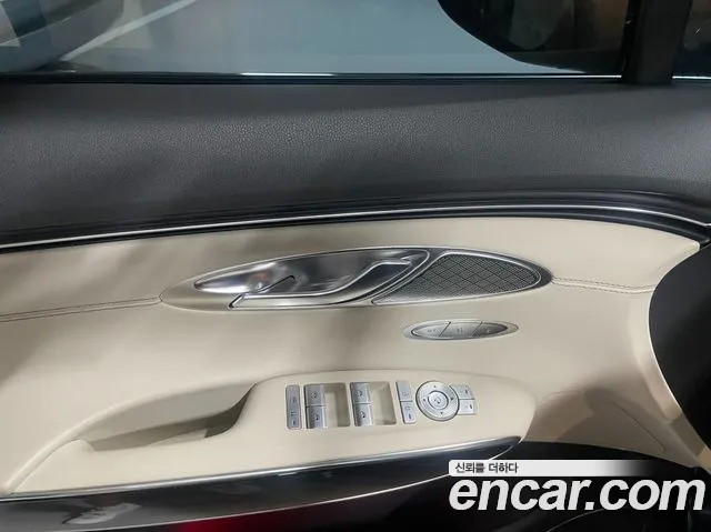 Genesis GV70 — Фото автомобиля 8