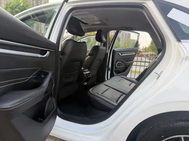 Geely Emgrand — Фото автомобиля 16