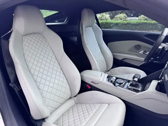 Audi R8 — Фото автомобиля 11
