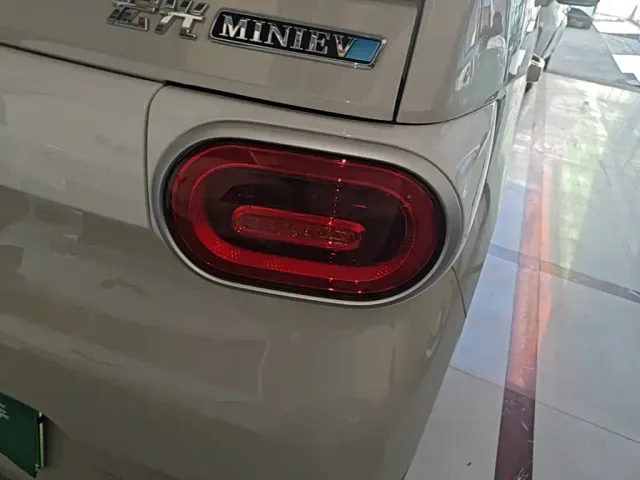 Wuling Hongguang Mini EV — Фото автомобиля 7