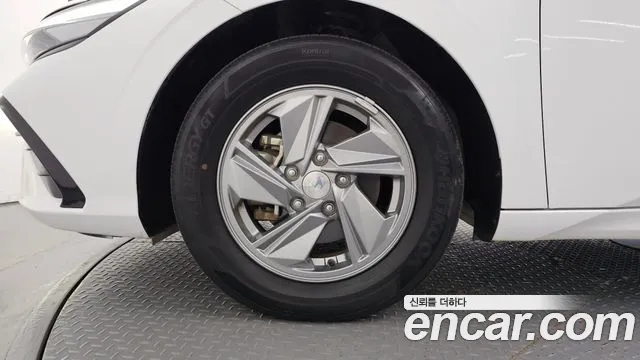 Hyundai Avante — Фото автомобиля 5