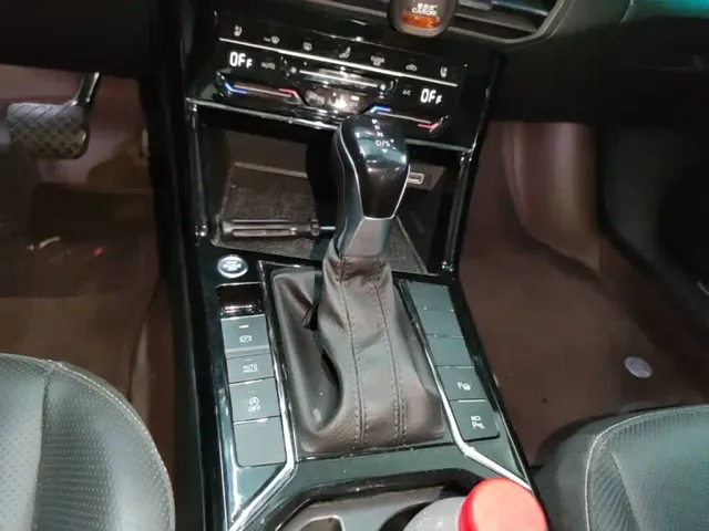 Volkswagen Passat — Фото автомобиля 9
