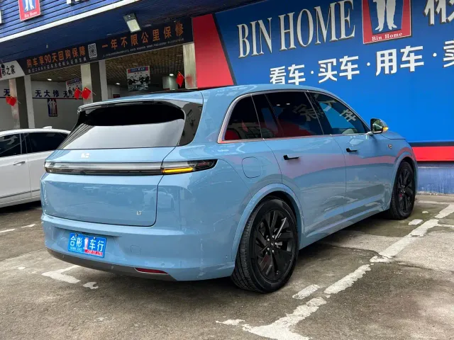 Li Auto L7 — Фото автомобиля 12